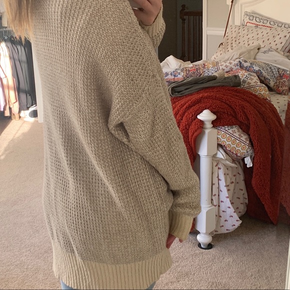 Urban outfitters sweater - Picture 3 of 4